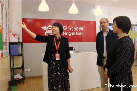 丁慧茹参观.jpg 丁慧茹参观.jpg